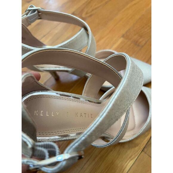 Kelly & Katie Maryrae Silver Metallic Crossover Strap Pointed Pumps Size 7.5 - Picture 9 of 11